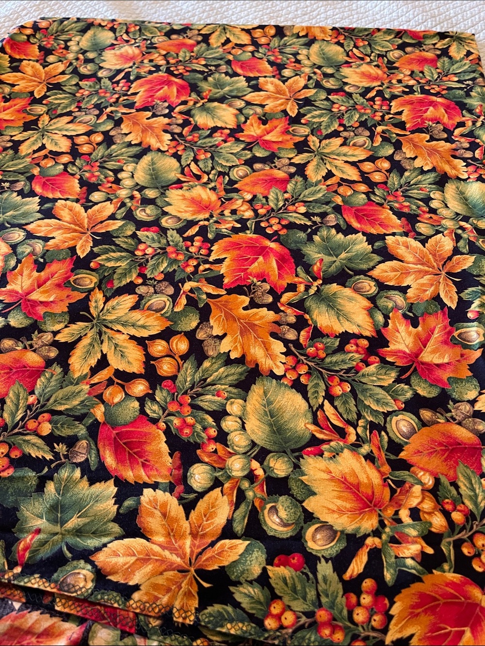 Autumn Leaves Harvest Table Runner - Vibrant Fall Colors